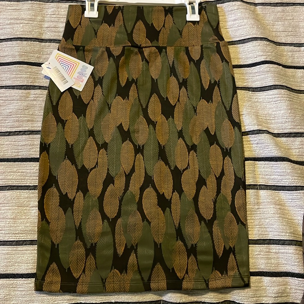 Xs Lularoe Cassie skirt